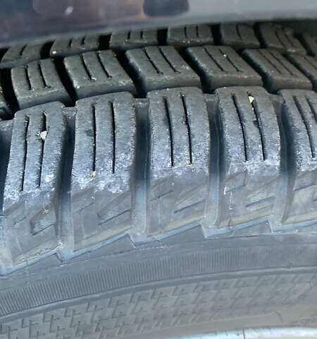 Черный Хендай их35, объемом двигателя 2 л и пробегом 185 тыс. км за 11200 $, фото 11 на Automoto.ua