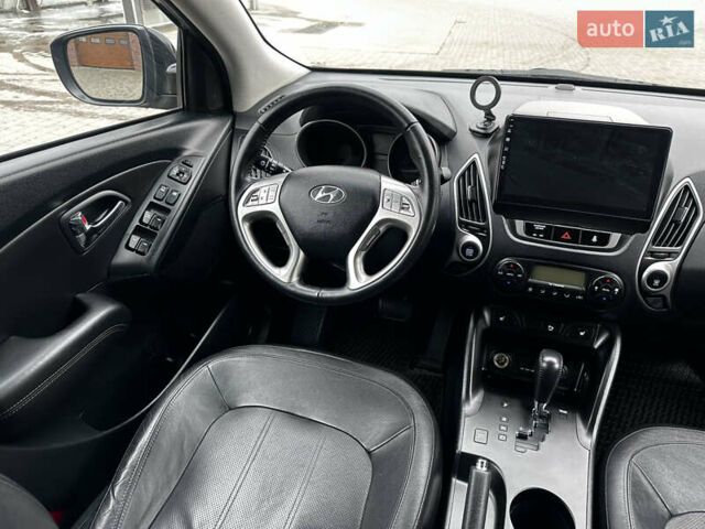 Черный Хендай их35, объемом двигателя 2 л и пробегом 197 тыс. км за 13650 $, фото 60 на Automoto.ua