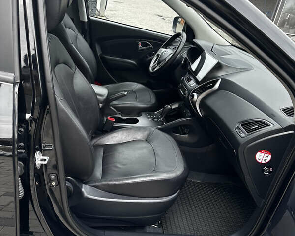 Черный Хендай их35, объемом двигателя 2 л и пробегом 197 тыс. км за 13650 $, фото 63 на Automoto.ua