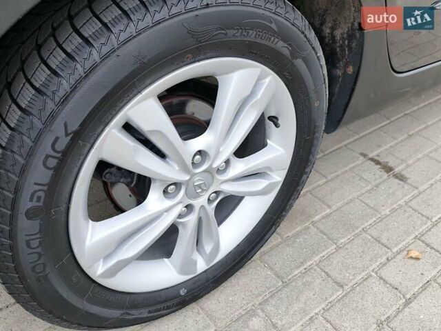 Черный Хендай их35, объемом двигателя 1.7 л и пробегом 229 тыс. км за 10750 $, фото 34 на Automoto.ua