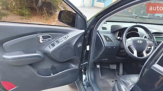 Черный Хендай их35, объемом двигателя 0 л и пробегом 161 тыс. км за 12700 $, фото 22 на Automoto.ua