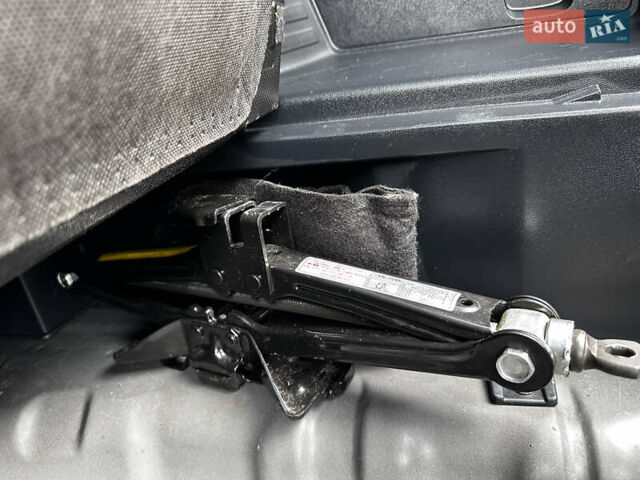 Черный Хендай их35, объемом двигателя 2 л и пробегом 197 тыс. км за 13650 $, фото 75 на Automoto.ua