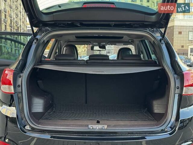 Черный Хендай их35, объемом двигателя 2 л и пробегом 103 тыс. км за 13400 $, фото 20 на Automoto.ua