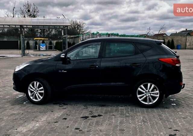 Черный Хендай их35, объемом двигателя 1.69 л и пробегом 290 тыс. км за 10999 $, фото 2 на Automoto.ua