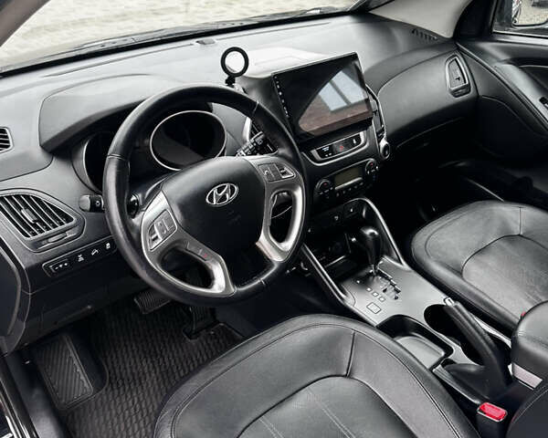 Черный Хендай их35, объемом двигателя 2 л и пробегом 197 тыс. км за 13650 $, фото 32 на Automoto.ua
