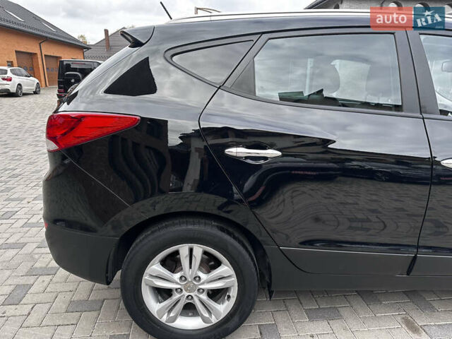 Черный Хендай их35, объемом двигателя 2 л и пробегом 197 тыс. км за 13650 $, фото 17 на Automoto.ua