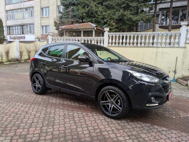 Черный Хендай их35, объемом двигателя 2 л и пробегом 200 тыс. км за 12650 $, фото 7 на Automoto.ua