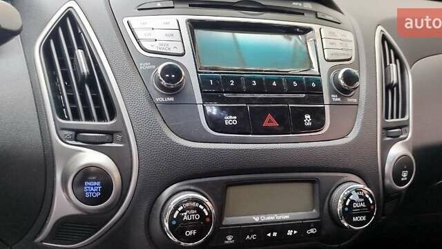 Черный Хендай их35, объемом двигателя 2 л и пробегом 161 тыс. км за 12600 $, фото 15 на Automoto.ua