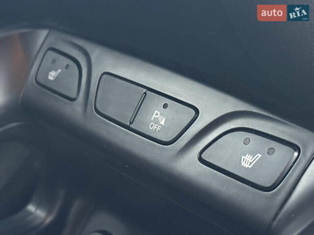 Черный Хендай их35, объемом двигателя 2 л и пробегом 230 тыс. км за 11850 $, фото 45 на Automoto.ua