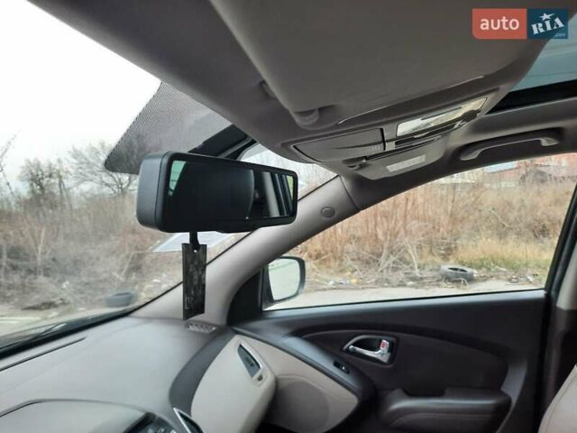 Чорний Хендай іх35, об'ємом двигуна 2 л та пробігом 211 тис. км за 12700 $, фото 60 на Automoto.ua