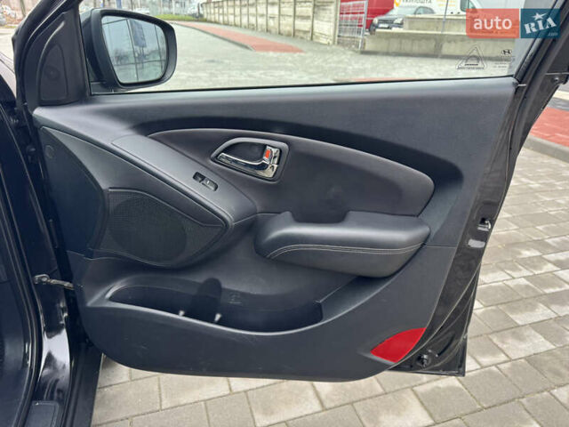 Черный Хендай их35, объемом двигателя 2 л и пробегом 177 тыс. км за 11999 $, фото 61 на Automoto.ua