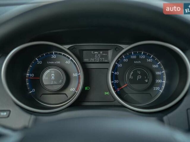 Черный Хендай их35, объемом двигателя 2 л и пробегом 147 тыс. км за 15200 $, фото 27 на Automoto.ua