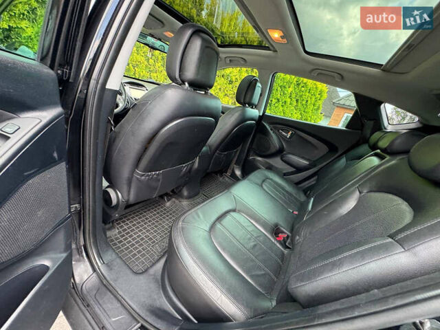 Черный Хендай их35, объемом двигателя 1.69 л и пробегом 238 тыс. км за 11999 $, фото 48 на Automoto.ua