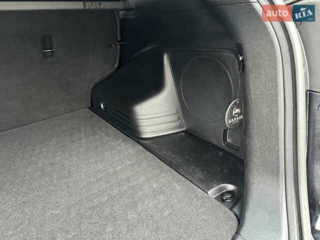 Черный Хендай их35, объемом двигателя 2 л и пробегом 177 тыс. км за 11999 $, фото 76 на Automoto.ua