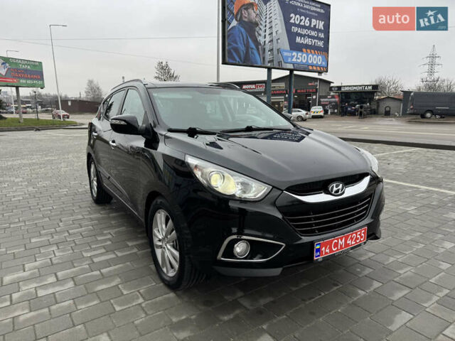 Черный Хендай их35, объемом двигателя 2 л и пробегом 177 тыс. км за 11999 $, фото 1 на Automoto.ua