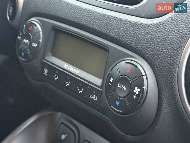 Черный Хендай их35, объемом двигателя 2 л и пробегом 230 тыс. км за 11850 $, фото 42 на Automoto.ua