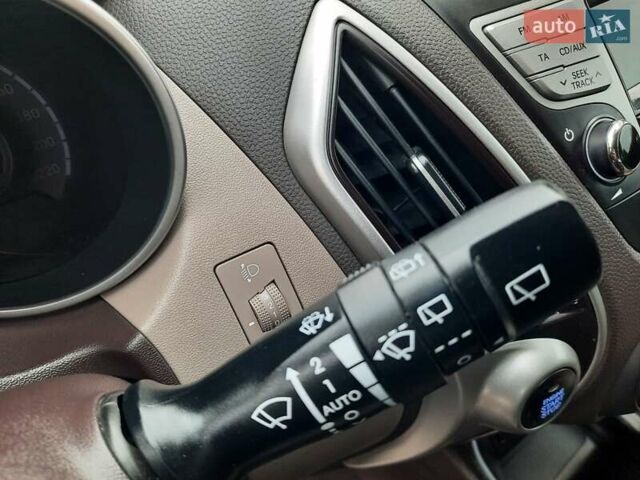 Чорний Хендай іх35, об'ємом двигуна 2 л та пробігом 211 тис. км за 12700 $, фото 42 на Automoto.ua