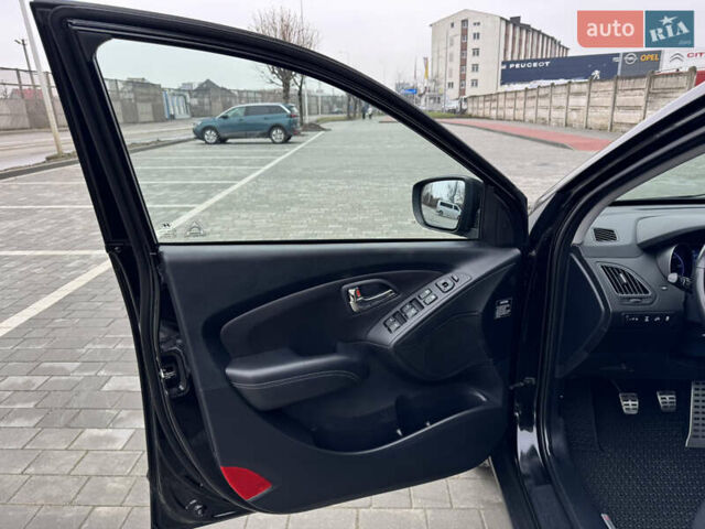 Черный Хендай их35, объемом двигателя 2 л и пробегом 177 тыс. км за 11999 $, фото 28 на Automoto.ua