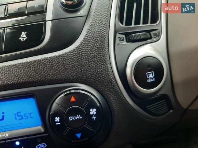 Чорний Хендай іх35, об'ємом двигуна 2 л та пробігом 211 тис. км за 12700 $, фото 58 на Automoto.ua