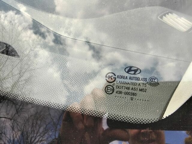 Чорний Хендай іх35, об'ємом двигуна 2 л та пробігом 180 тис. км за 12999 $, фото 17 на Automoto.ua