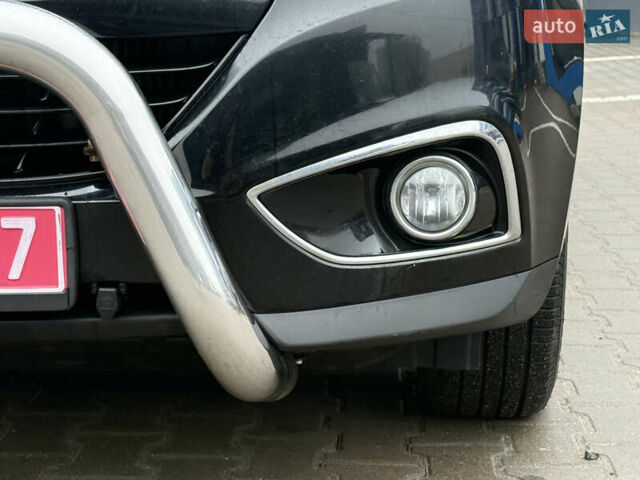Черный Хендай их35, объемом двигателя 2 л и пробегом 230 тыс. км за 11850 $, фото 18 на Automoto.ua