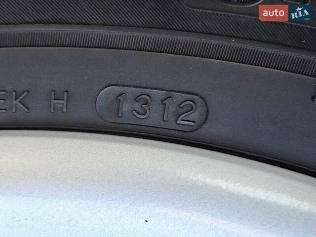 Черный Хендай их35, объемом двигателя 2 л и пробегом 26 тыс. км за 14000 $, фото 14 на Automoto.ua