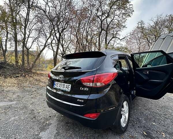 Черный Хендай их35, объемом двигателя 2 л и пробегом 137 тыс. км за 14000 $, фото 5 на Automoto.ua