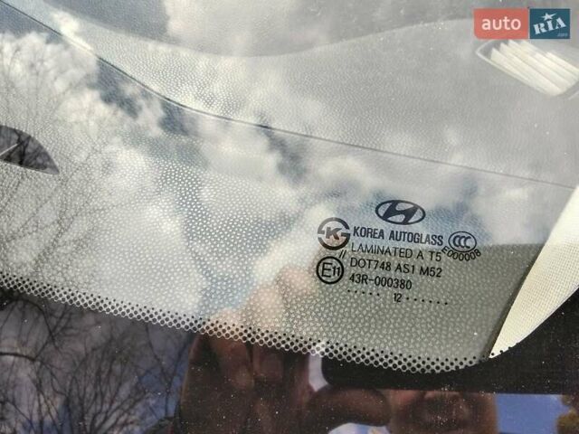 Чорний Хендай іх35, об'ємом двигуна 2 л та пробігом 180 тис. км за 12999 $, фото 16 на Automoto.ua