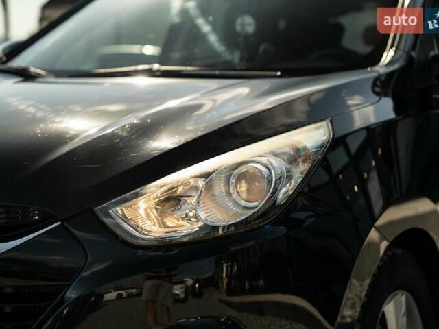 Черный Хендай их35, объемом двигателя 2 л и пробегом 147 тыс. км за 15200 $, фото 19 на Automoto.ua