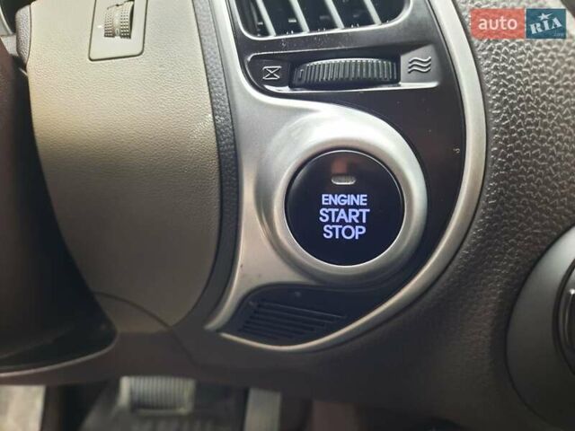 Чорний Хендай іх35, об'ємом двигуна 2 л та пробігом 211 тис. км за 12700 $, фото 45 на Automoto.ua