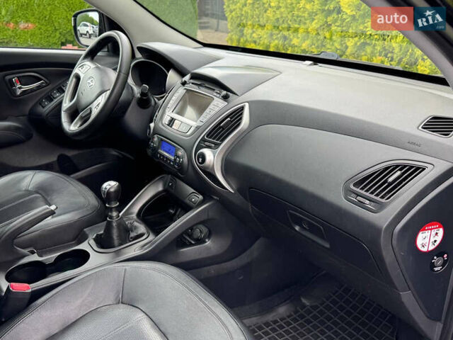 Черный Хендай их35, объемом двигателя 1.69 л и пробегом 238 тыс. км за 11999 $, фото 37 на Automoto.ua