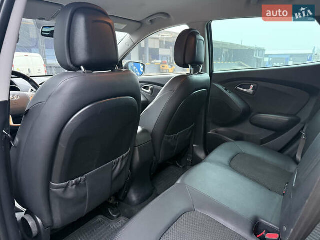 Черный Хендай их35, объемом двигателя 2 л и пробегом 230 тыс. км за 11850 $, фото 31 на Automoto.ua