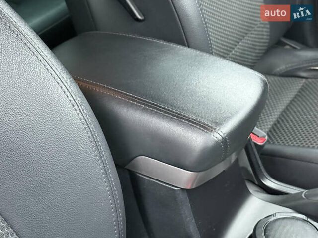 Черный Хендай их35, объемом двигателя 2 л и пробегом 230 тыс. км за 11850 $, фото 48 на Automoto.ua