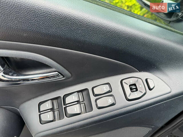 Черный Хендай их35, объемом двигателя 1.69 л и пробегом 238 тыс. км за 11999 $, фото 53 на Automoto.ua