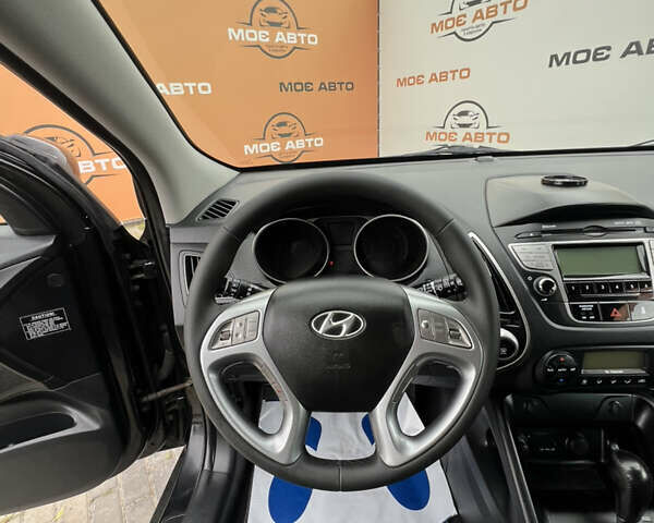 Черный Хендай их35, объемом двигателя 2 л и пробегом 221 тыс. км за 12900 $, фото 11 на Automoto.ua