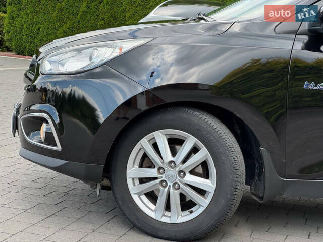 Черный Хендай их35, объемом двигателя 1.69 л и пробегом 238 тыс. км за 11999 $, фото 16 на Automoto.ua