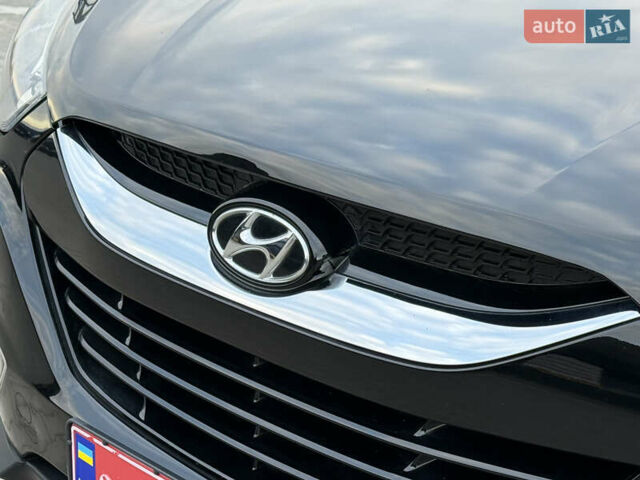 Черный Хендай их35, объемом двигателя 0 л и пробегом 201 тыс. км за 11850 $, фото 19 на Automoto.ua