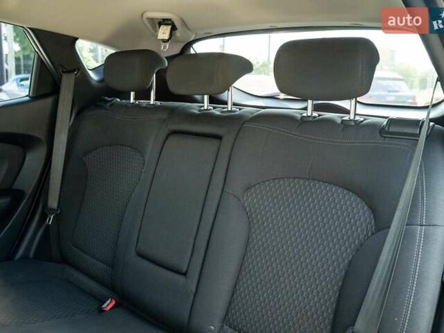 Черный Хендай их35, объемом двигателя 2 л и пробегом 147 тыс. км за 15200 $, фото 38 на Automoto.ua