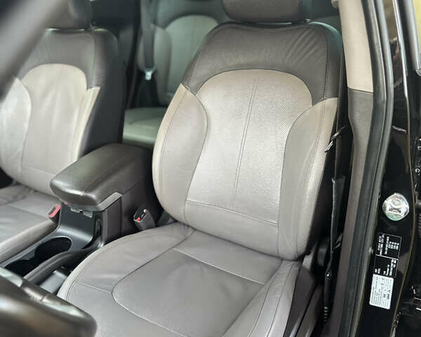 Черный Хендай их35, объемом двигателя 2 л и пробегом 87 тыс. км за 12900 $, фото 8 на Automoto.ua