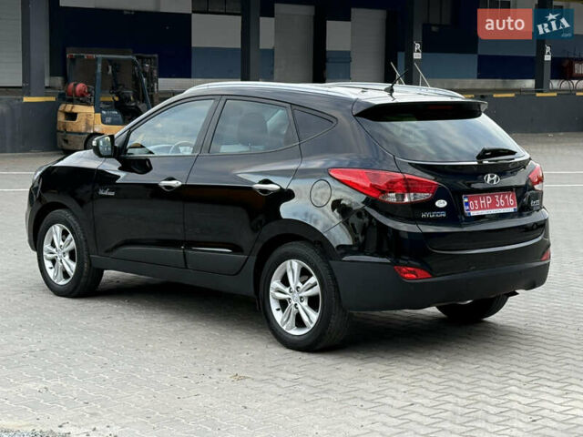 Черный Хендай их35, объемом двигателя 0 л и пробегом 201 тыс. км за 11850 $, фото 12 на Automoto.ua