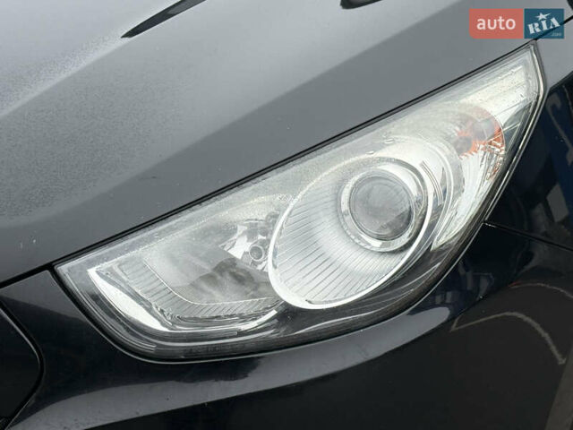 Черный Хендай их35, объемом двигателя 2 л и пробегом 230 тыс. км за 11850 $, фото 16 на Automoto.ua