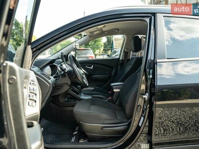 Черный Хендай их35, объемом двигателя 2 л и пробегом 147 тыс. км за 15200 $, фото 21 на Automoto.ua