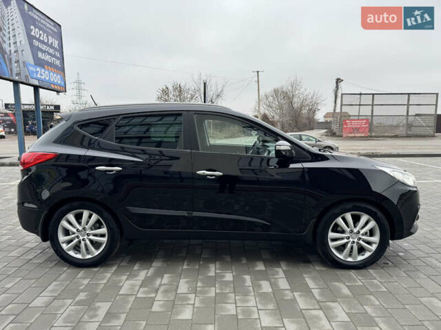 Черный Хендай их35, объемом двигателя 2 л и пробегом 177 тыс. км за 11999 $, фото 9 на Automoto.ua