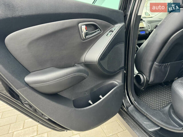 Черный Хендай их35, объемом двигателя 2 л и пробегом 177 тыс. км за 11999 $, фото 48 на Automoto.ua