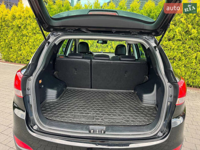 Черный Хендай их35, объемом двигателя 1.69 л и пробегом 238 тыс. км за 11999 $, фото 46 на Automoto.ua