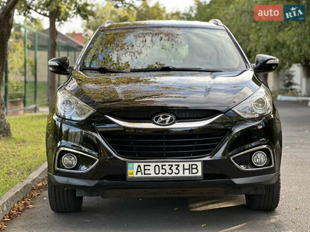 Черный Хендай их35, объемом двигателя 2 л и пробегом 87 тыс. км за 12900 $, фото 3 на Automoto.ua