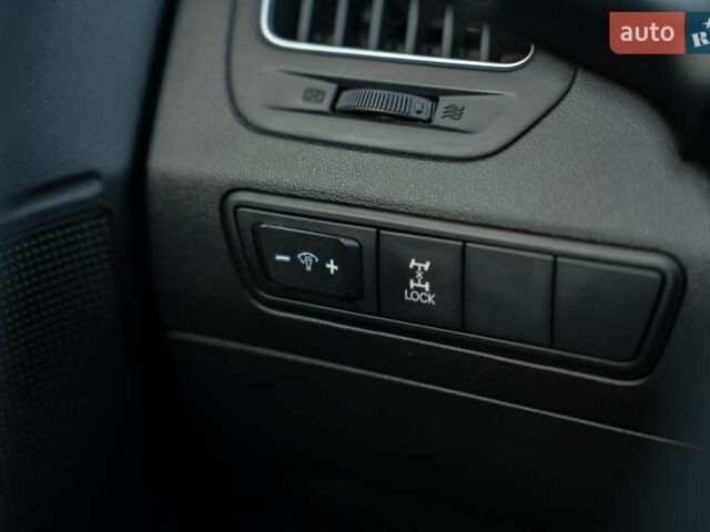 Черный Хендай их35, объемом двигателя 2 л и пробегом 147 тыс. км за 15200 $, фото 23 на Automoto.ua