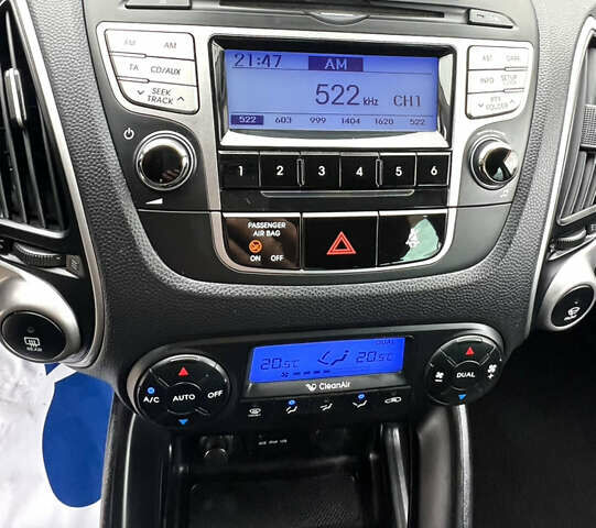 Черный Хендай их35, объемом двигателя 2 л и пробегом 221 тыс. км за 12900 $, фото 17 на Automoto.ua