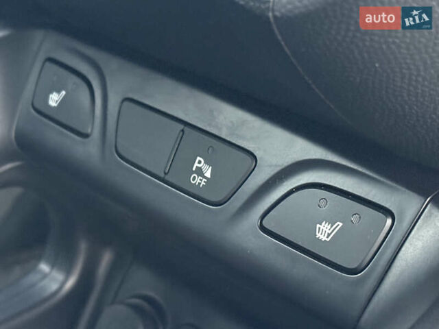 Черный Хендай их35, объемом двигателя 0 л и пробегом 201 тыс. км за 11850 $, фото 48 на Automoto.ua