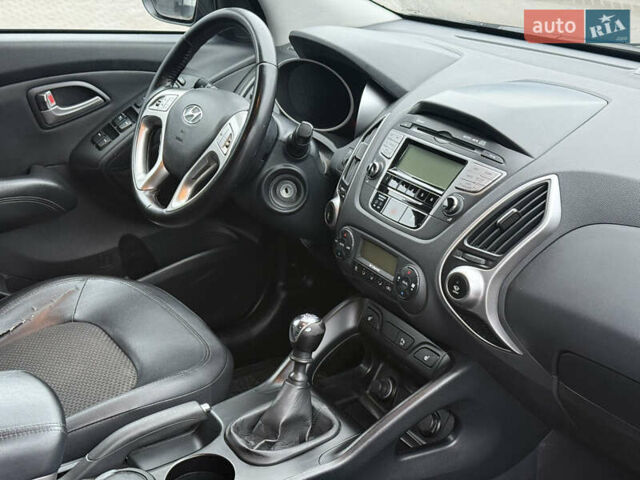 Черный Хендай их35, объемом двигателя 2 л и пробегом 230 тыс. км за 11850 $, фото 38 на Automoto.ua